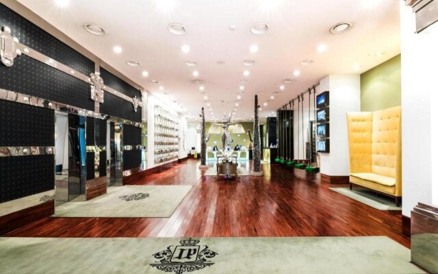 Imperial Palace Boutique , Itaewon