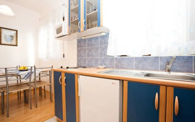 Miro - 300 m From sea - A1 Plavi