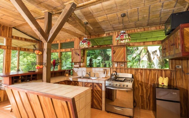 Finca Bellavista Treehouse Community
