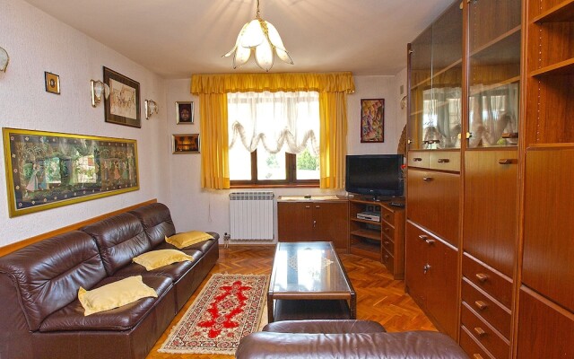 Apartment 864