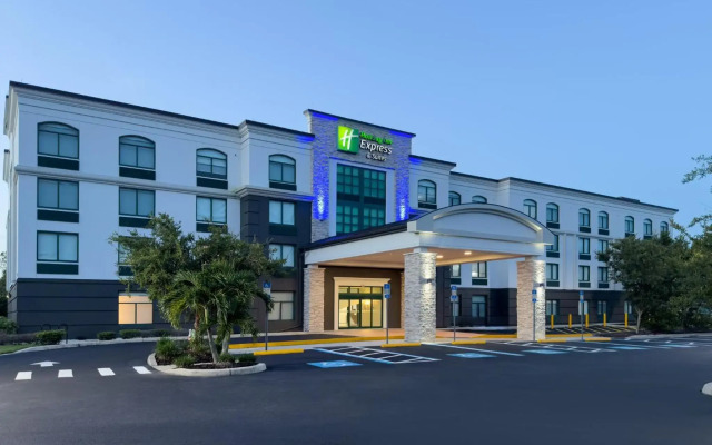 Holiday Inn Express & Suites Bradenton East-Lakewood Ranch by IHG