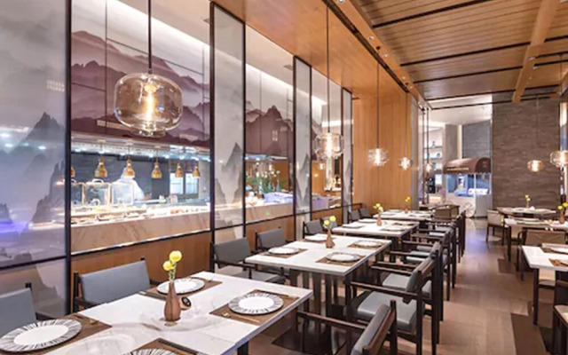 New Century Hotel Zhenhai