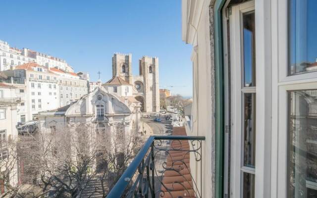 Superb Flat Cathedral & River View