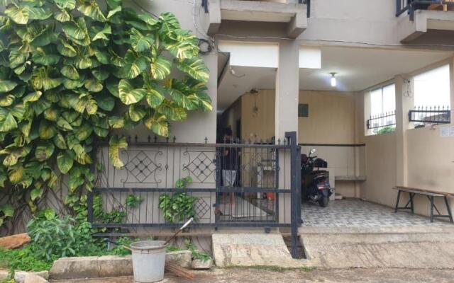 Pondok Sabaraya Haji Juanda Cikampek Purwakarta By Zuzu