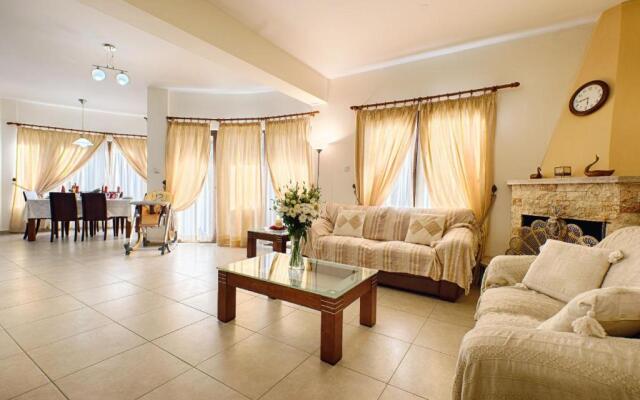 Villa Tsikkos Dio in Argaka