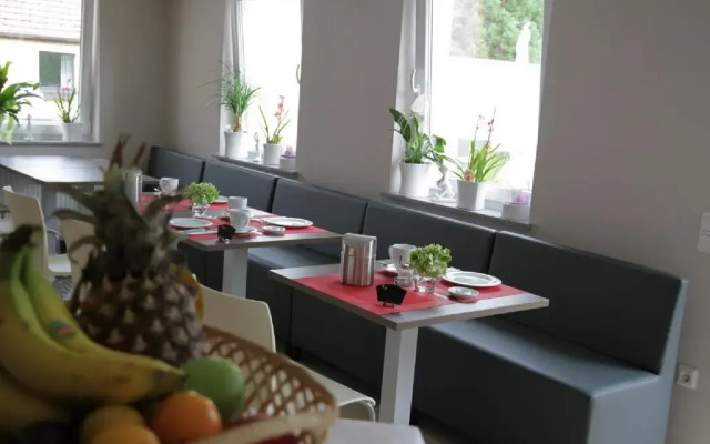Apado-Hotel garni