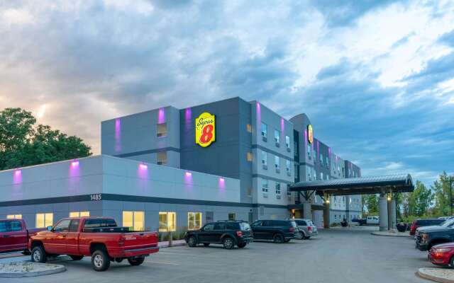 Super 8 by Wyndham Winnipeg East MB