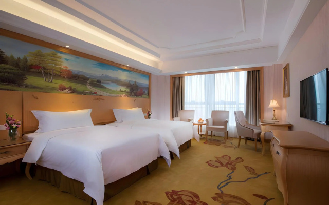 Vienna international hotel (Zhuhai Qinglv Road Riyuebei Grand Theater Branch) – Guest Rooms – Zhuhai