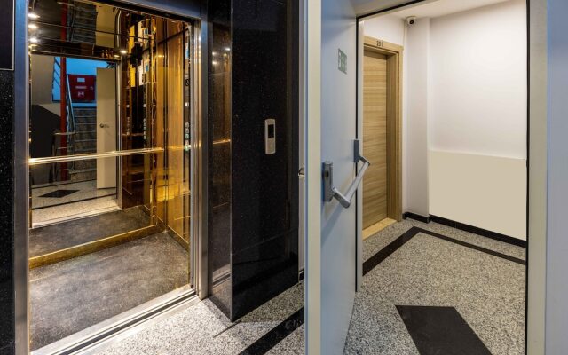 Monnas Suite
