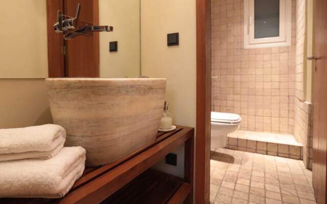 Elegant & Cozy Central Apt • 5' to Athens Metro St