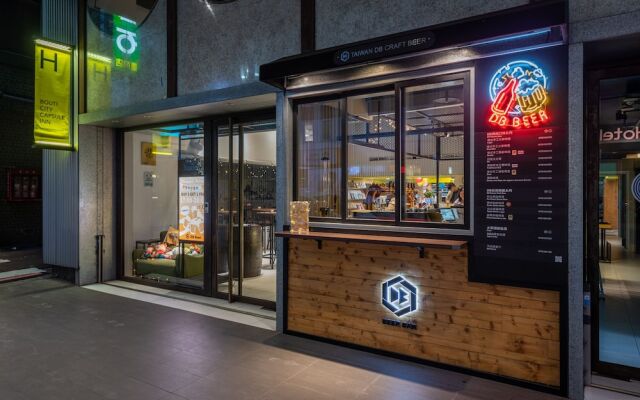 Bouti City Capsule Inn
