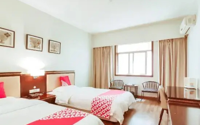 Huayu Hotel
