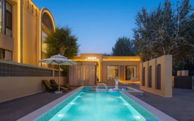 Fanjing・AURA | Desert Galaxy Pool, 360° Gilded Sunset Panoramic Stay (Shazhou Night Market) – Pool – Jiuquan