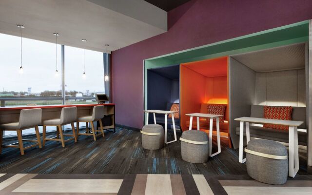 Tru by Hilton Houston Webster NASA