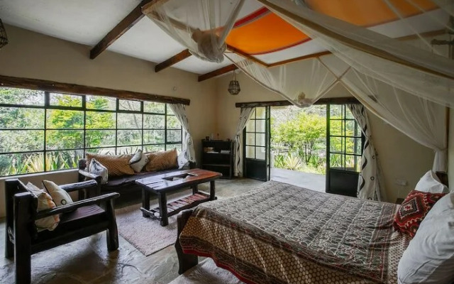 Punda Milias Nakuru Camp