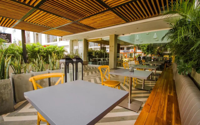 OZ Hotel