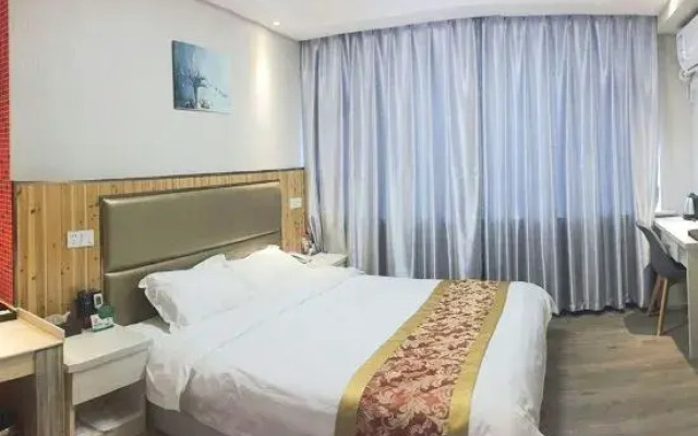 Danyang Donghua Express Hotel