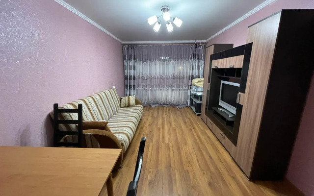 There is an apartment on Akademika Prospekt 12