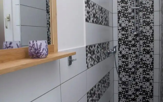 New - Walnuttree Double 12 Person Apartment Central in Budapest - Hungary