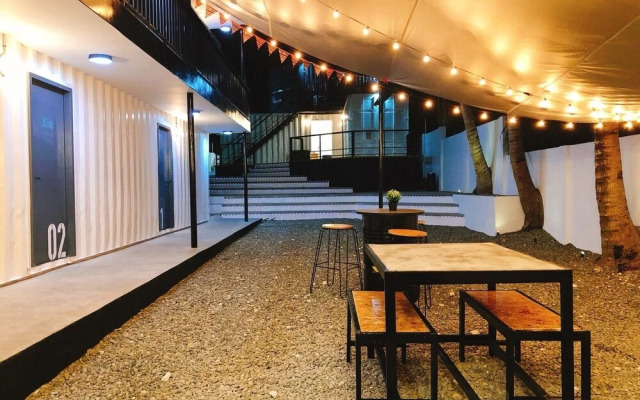 Pig Dive Hostel