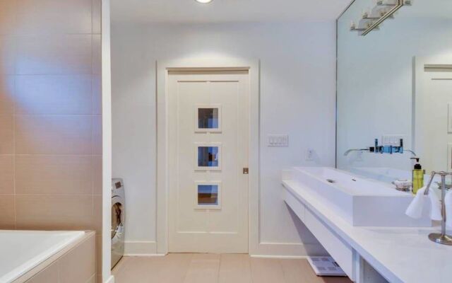 Ultimate Escape w/ Basketball Court by Domio