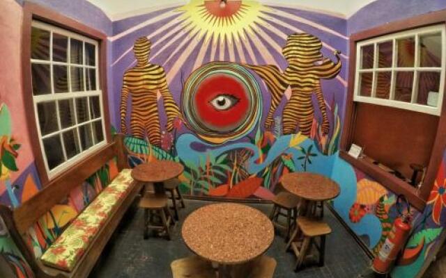 Varanda Hostel e Galeria de Arte
