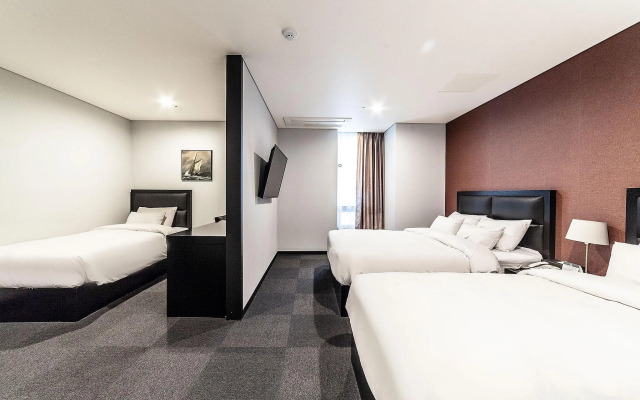 Gangneung Tourist Hotel