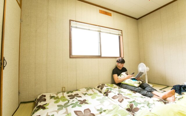 Guest House Ioly Osaka - Hostel