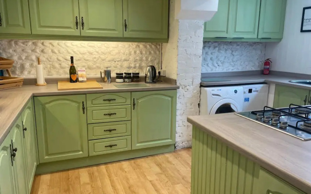 Large Family Getaways Metres From the Beach
