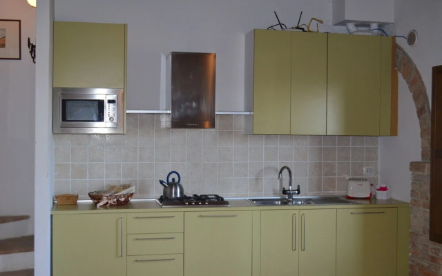 Apartment With Private Garden in Tuscany