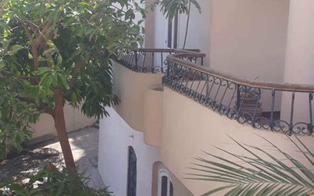Memnon Villa