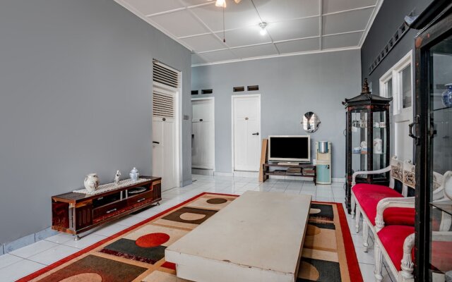 SUPER OYO Gandaria Guest House Near Masjid Raya Sumatera Barat