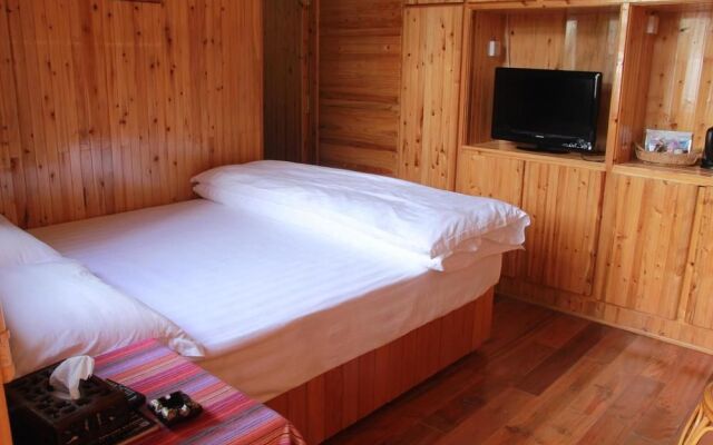 Henryi Oliv Inn