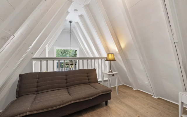 Natures Nook A-frame 2 BDR