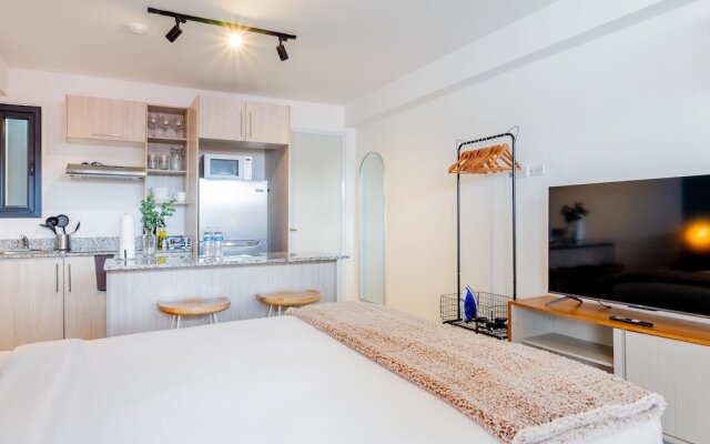 w Beautiful Loft in Santa Ana