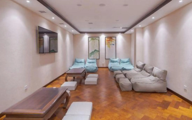 Huamei Party's Conflux Hotel