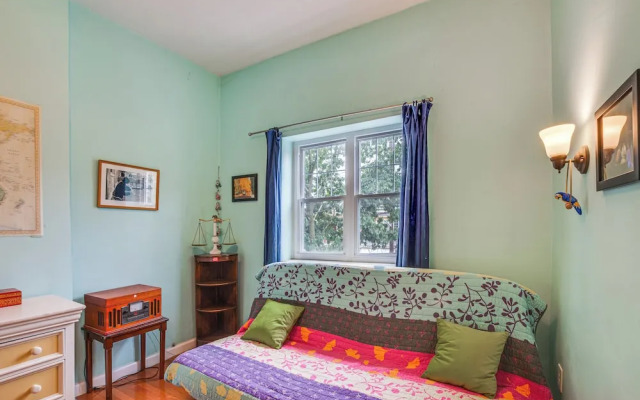 Walk to Highland Park: Artsy Pittsburgh Retreat!