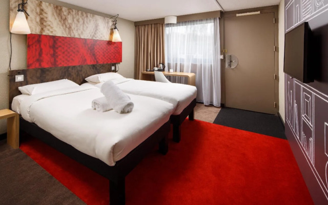 ibis Holloway Circus