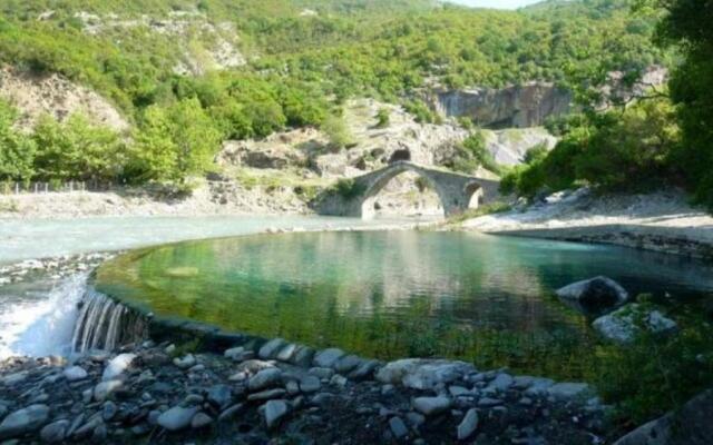 Apartament Clara Permet