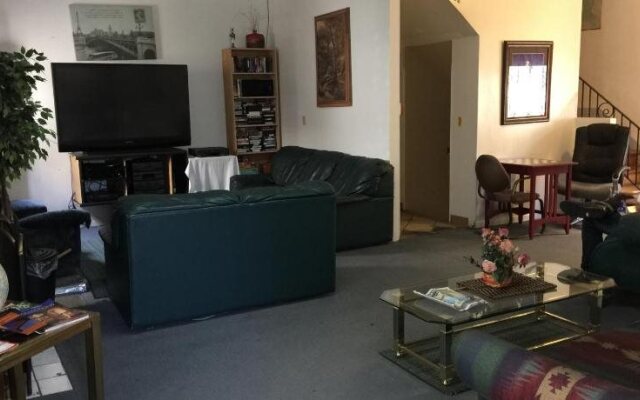 Avenues Hostel