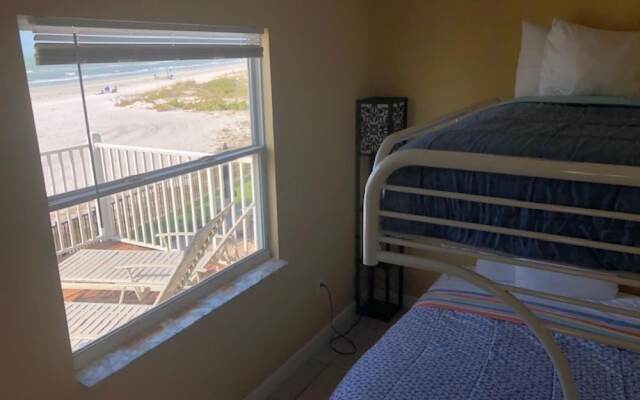 Misty Isles Redington Beachfront Suite 4