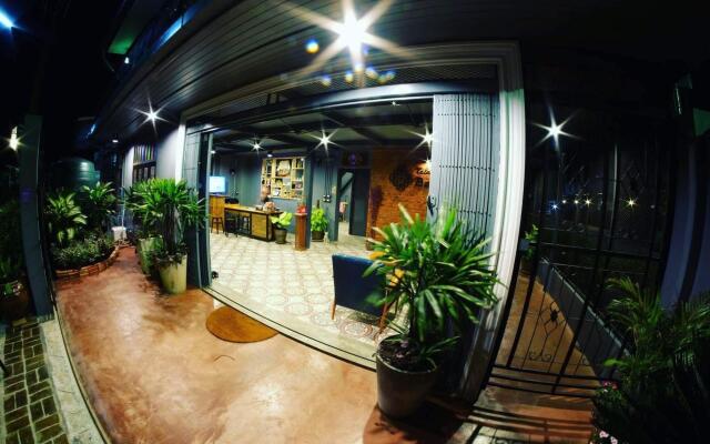 Talardkao Balcony Krabi - Hostel