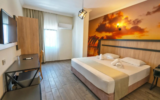 Piyes Otel