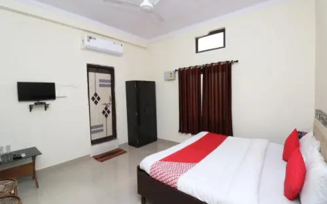 OYO 24823 Amrit Guest House