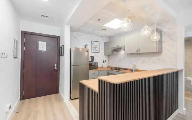 Cozy 1BR Gem in Marina With City Views