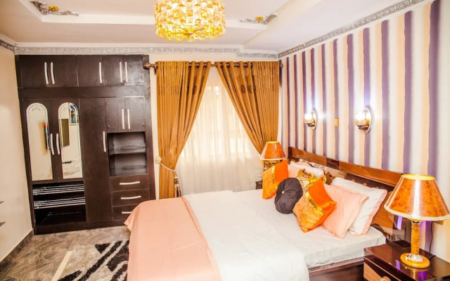 Tobby Royal Suites