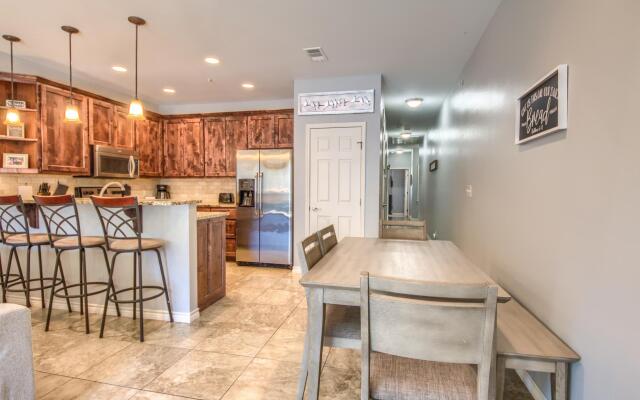 Hillside River Retreat RG 306