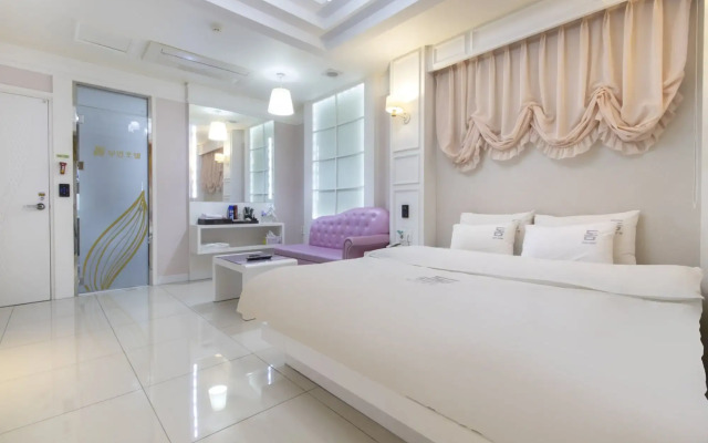 Dom Hotel