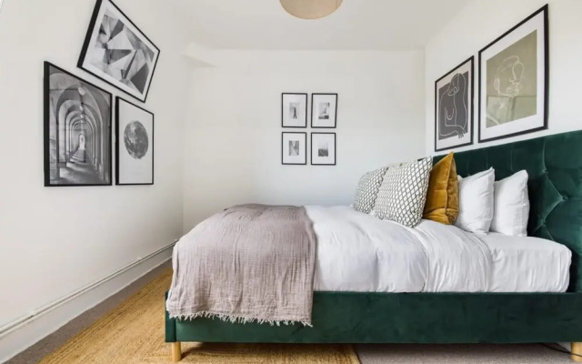 The Vauxhall Bolthole - Elegant and Bright 2bdr Flat