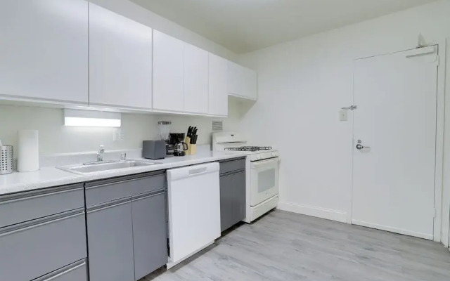 Modern 1BR Stay in Crystal City